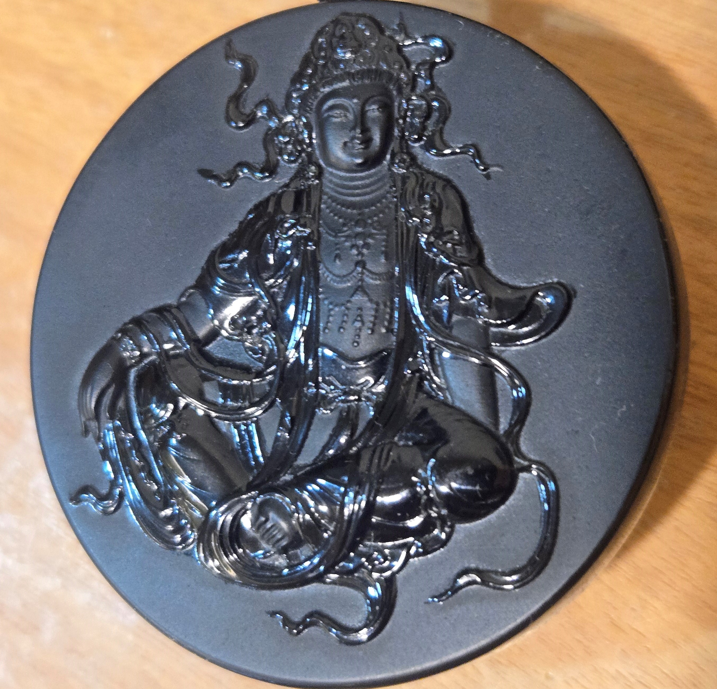 人生過程中會有冤親債主的存在，並出現在你的生活和工作周邊。這些不吉祥的人，都有一定的「生肖」，他們都是你前世與現在的仇人、小人或損友。也就是你累世而來的業障，是一種「惡緣」，因此對事業和感情皆有嚴重的影響。如果和這不好的人，成為男女朋友，甚至走入結婚，將會是你人生的婚姻不幸與苦難開始。要如何避免「將仇人當親人」，或能防範「不是冤家不碰頭」情事發生，最好的趨吉避凶方式，就是從命理中，要明白有那些「生肖」是你的天敵，千萬不能和他們深度交往並且要保持距離，因為他們不是來報恩，此生是來向你報仇的，不可不慎！