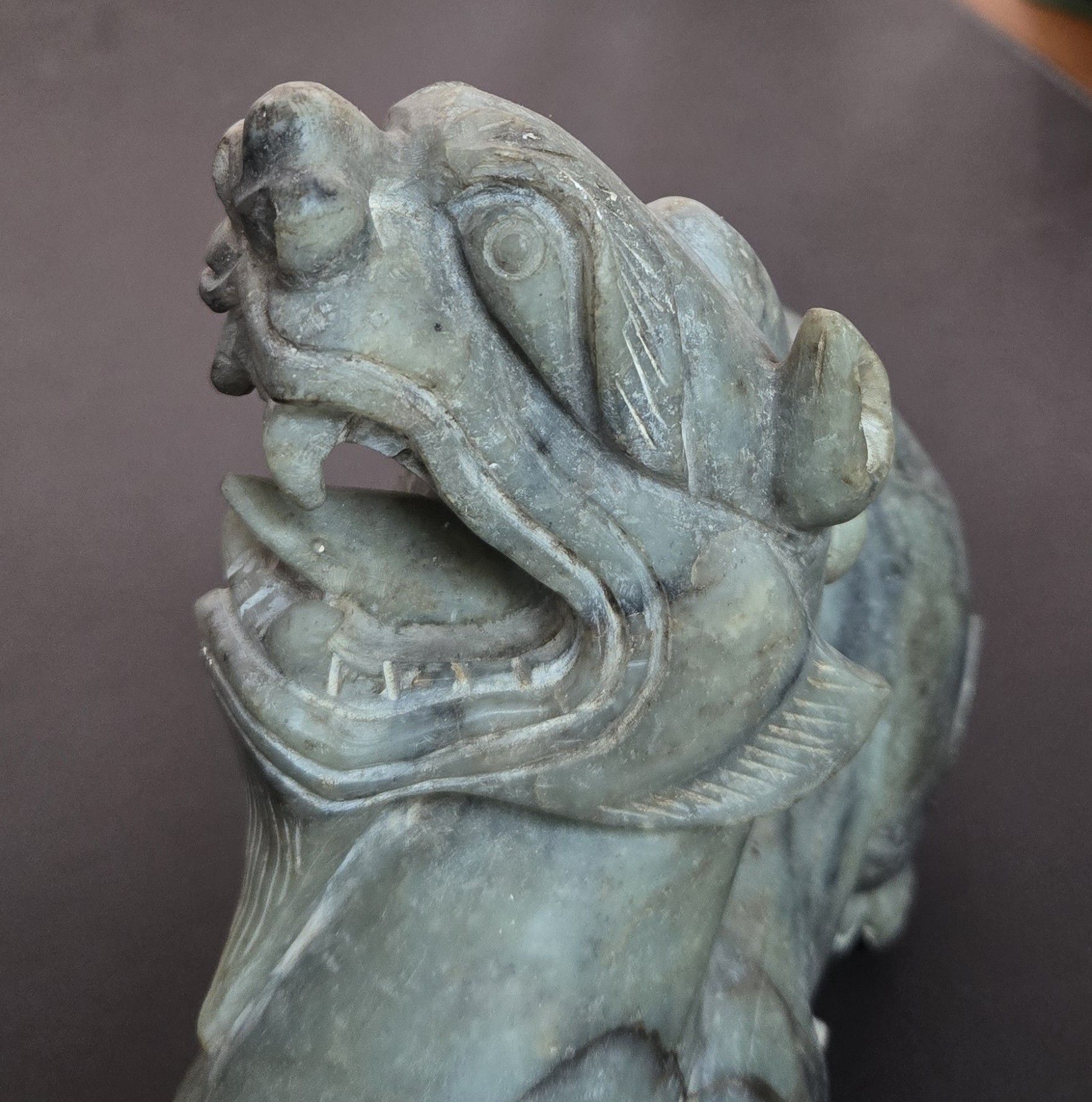 轉換工作是每一個人在職業生涯會面臨的人生問題。但轉換工作不能只考量「加薪」、「職稱」、「公司較大」等表面問題；而是應謹慎考慮未來的新工作，是否真能帶給自己「快樂」、「人生成長」、「前途發展」等深層問題。從專業命理來看，當面對職場已產生很大變化，心中也不再喜愛原來工作且想要離職時，是可透過專業命理的協助，來取得諮詢建議，作為未來轉業時參考；尤其要了解自己的個性特質、天生才能，以及掌握未來大運、流年趨勢，找出最有利自己的關鍵時機來轉換工作，如此必能尋求到最有興趣、也能發揮專長，並能勝任愉快的好工作。