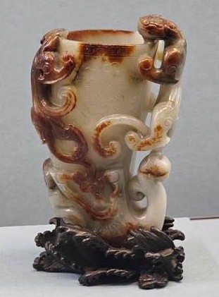 人生旅程中，充滿各種挑戰，不必害怕趺倒，從哪裡跌倒，就從哪裡爬起！